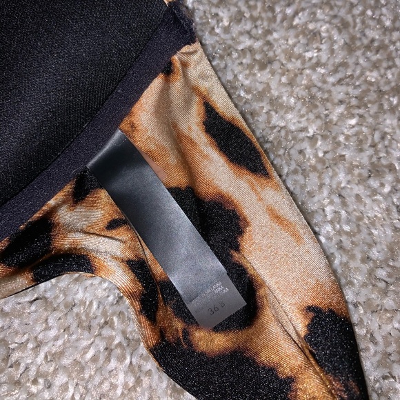 Victorias Secret Cheetah Print Bikini Top size 36B - Picture 6 of 6